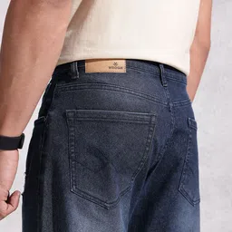 WROGN Men Relaxed Fit Mildly Distressed Light Fade Stretchable Jeans image 5