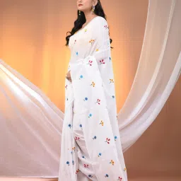 CHARUKRITI White Cotton Embroidered Saree With Unstitched Blouse image 3