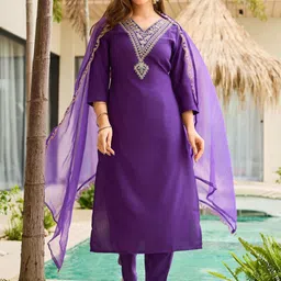 Vaidehi Fashion Women Floral Embroidered Regular Thread Work Kurta with Trousers & With Dupatta image 3