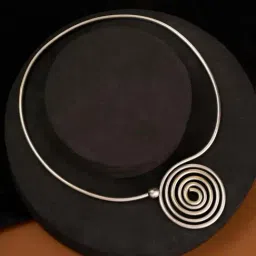 Fabindia Women Metal Hasli Necklace image 2