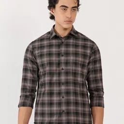Espanshe Men Relaxed Slim Fit Checked Casual Shirt-picture-39