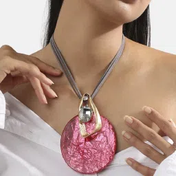 Sohi Women's Moonlit Elegance Thread Necklace image 3