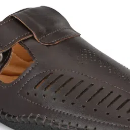 Shences Men's Brown Fisherman Sandals image 4