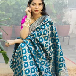 AVANTIKA FASHION Women Ethnic Motifs Woven Design Zari Detail Saree image 4