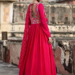 Scakhi Pink Chinon Silk Solid & Bandhani Gown With Dupatta image 3