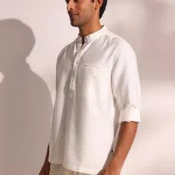 Fabindia White Viscose Silk Slim Fit Solid Casualshirts image 3
