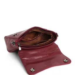 Exotic Swagger Sling Bag With Quilted image 2