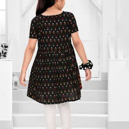 Pragya Exclusive Girls Ethnic Motifs Printed V-Neck Pure Cotton A-Line Kurta With Churidar image 5