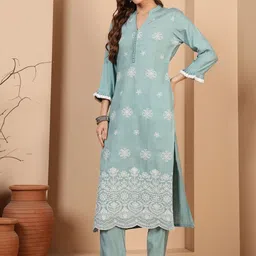 Shopping Queen Women Ethnic Motifs Embroidered Kurta with Trousers & Dupatta image 4