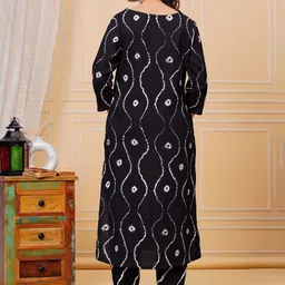 SARAI CREATIONS Bandhani Printed V-Neck Straight Kurta With Trouser image 5