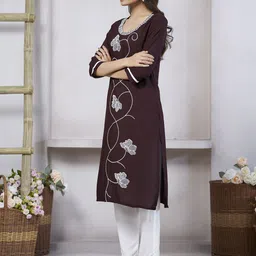 SHREE LAXMINARAYAN EXPORT Floral Embroidered Thread Work Straight Kurta image 4