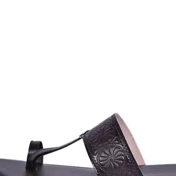 Shoestail Women Self Design Open Toe Kolhapuri Flats with Laser Cuts image 4