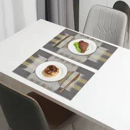 LUXEHOME INTERNATIONAL Green & White 2 Pieces Textured Anti Skid Table Placemats image 1