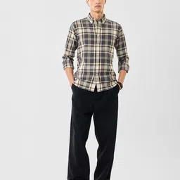 Snitch Men Slim Fit Checked Casual Shirt image 3