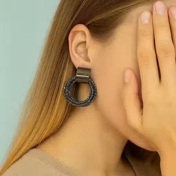 Honbon & Black Metal Earrings image 2