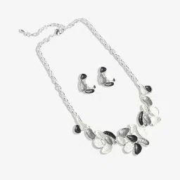 Sohi Black & Silver Dented Abstract Jewellery Set image 4