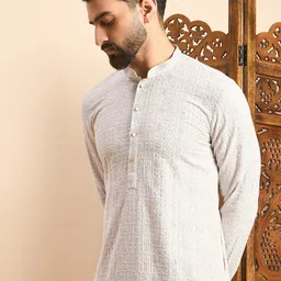 SWAGGINDIA Men Floral Embroidered Festive Straight Kurta-image-11