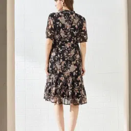 Latin Quarters Black Half Sleeves V-Neck Printed Casual Midi Dress image 3