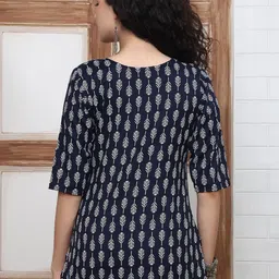 SZN Botanical Printed V-Neck Kurti image 2