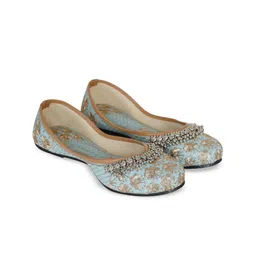 DFR Women Embellished Mojaris Flats-picture-32