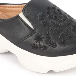 Fausto Women's Black Mule Shoes image 4