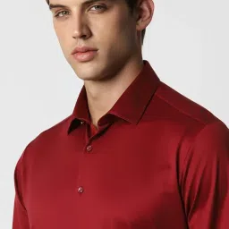 Van Heusen Red Cotton Slim Fit Shirts image 4