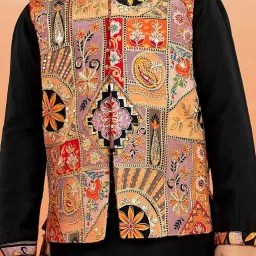 VASTRAMAY Boys Black Jacket with Kurta and Pyjama Set image 4