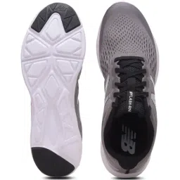 New Balance Men's MFLSHSG4 Grey Running Shoes image 4