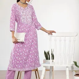 NAVYAAZRI Women Floral Printed Regular Pure Cotton Kurta with Trousers-picture-20