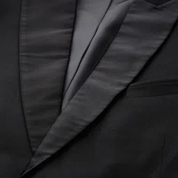 MANQ Men Black Solid Slim Fit Tuxedo Suit image 3