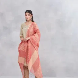 Fabindia Pink Solid Dupatta image 2
