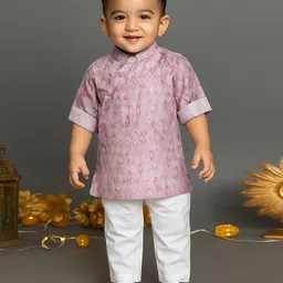 MASHUP Cotton Woven Full Sleeves Leaves Motif Printed Kurta With Pajama Set - Peach-image-15