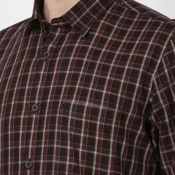 Peter England Brown Cotton Slim Fit Checks Shirt image 4