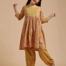 Jaipur Kurti Girls Orange & Pink Cotton Floral Suit Sets-image-39
