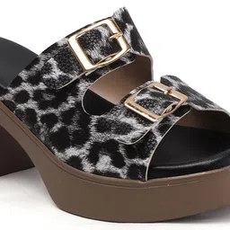 Try Me Printed Block Sandals with Buckles image 5