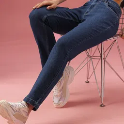 DressBerry Women Boyfriend Fit High-Rise Light Fade Stretchable Jeans-image-17