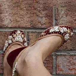 Amaryllis for her Women Mojaris Flats image 3