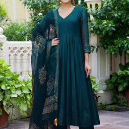 GoSriKi Women Regular Kurta with Trousers & With Dupatta image 1