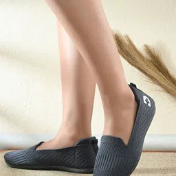 DOCTOR HEALTH SUPER SOFT Women Textured High-Top Slip-On Sneakers image 3