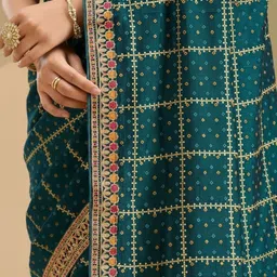 GEN Z TRENDS Checked Zari Silk Blend Heavy Work Saree image 4