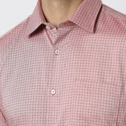 Van Heusen Pink Cotton Regular Fit Printed Shirt image 4