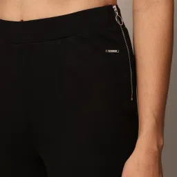 Only Black Blended Flared Fit High Rise Pants image 5