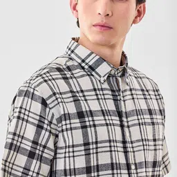 Snitch Men Tartan Checks Checked Casual Shirt image 5