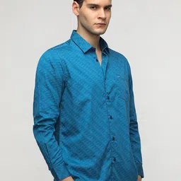 Crocodile Men Comfort Spread Collar Conversational Printed Cotton Casual Shirt image 3
