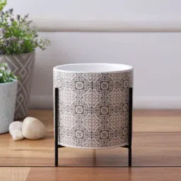 tayhaa Honeycomb print Planter with Black Stand image 3