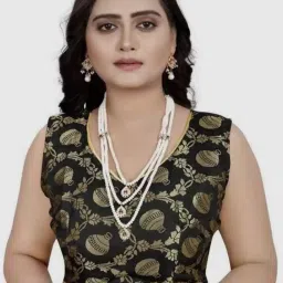 APNISHA Purple Plain Saree With Unstitched Blouse image 5