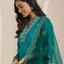 gerua by libas Libas Green Embellished Kurta and Pant with Dupatta image 5