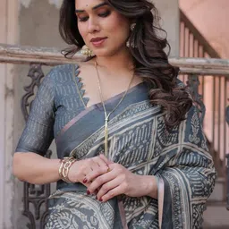 SHREEMALL Ethnic Motifs Printed Zari Tissue Saree image 5