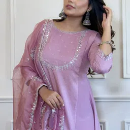 Ekta Textiles Women Ethnic Motifs Embroidered Regular Kurti with Trousers & With Dupatta image 5