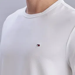 TOMMY HILFIGER White Regular Fit Solid T-Shirt image 5
